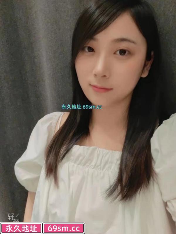 动物园年轻漂亮妹妹