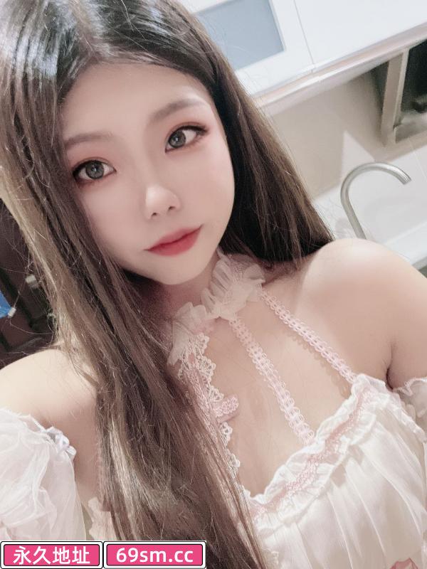 很可爱的小肉感萌妹