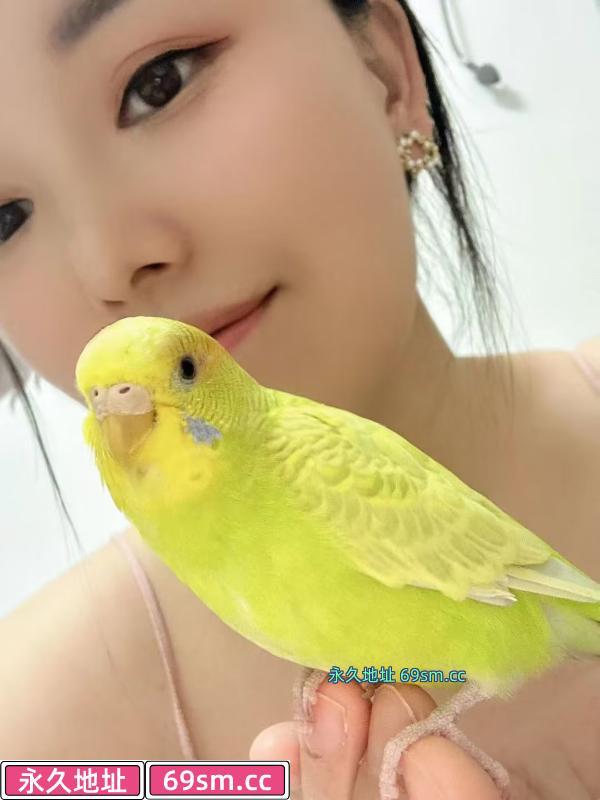 只做半套的小美女