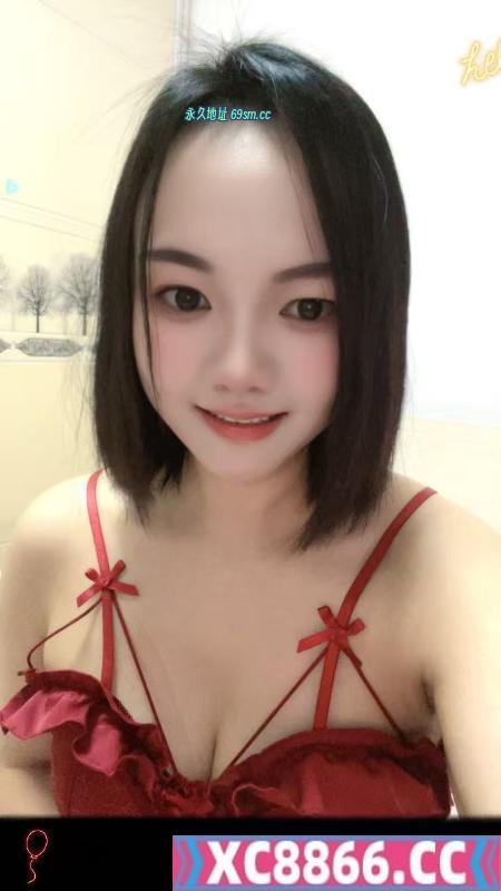 大灯娇小美妇