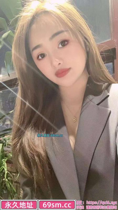 东站小姐姐性感红唇