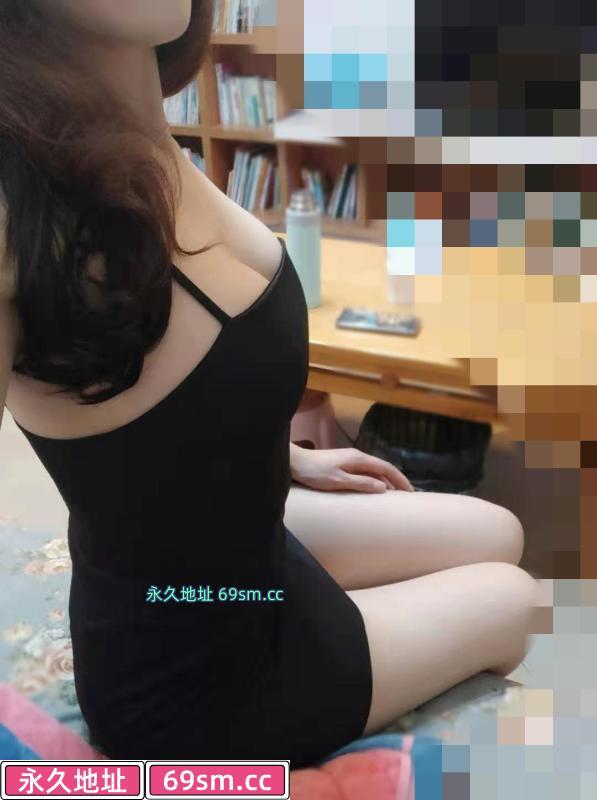 市中心长腿小姐姐