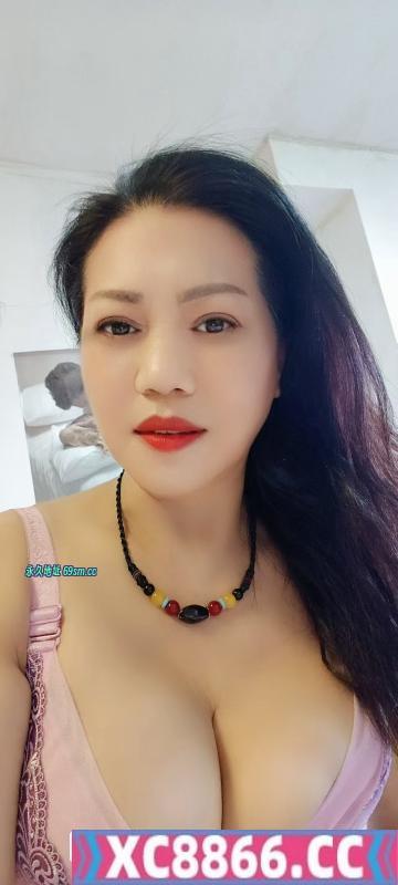 巨乳少妇