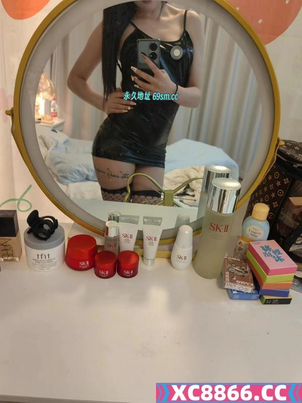 普陀颜值黑丝小姐姐