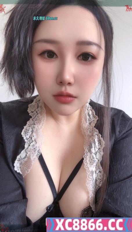 黑丝丰满小姐姐