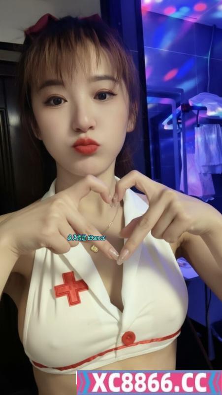 娇小型骚女小艾艾
