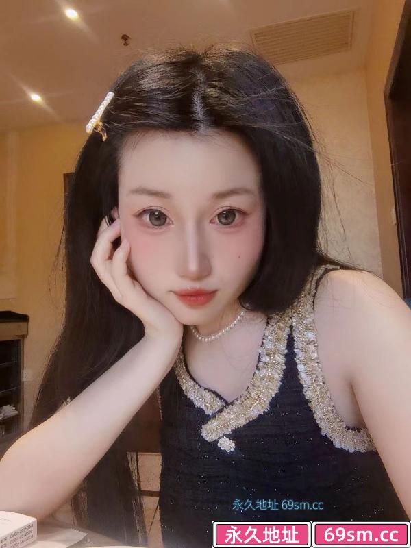 瘦瘦高高漂亮妹子
