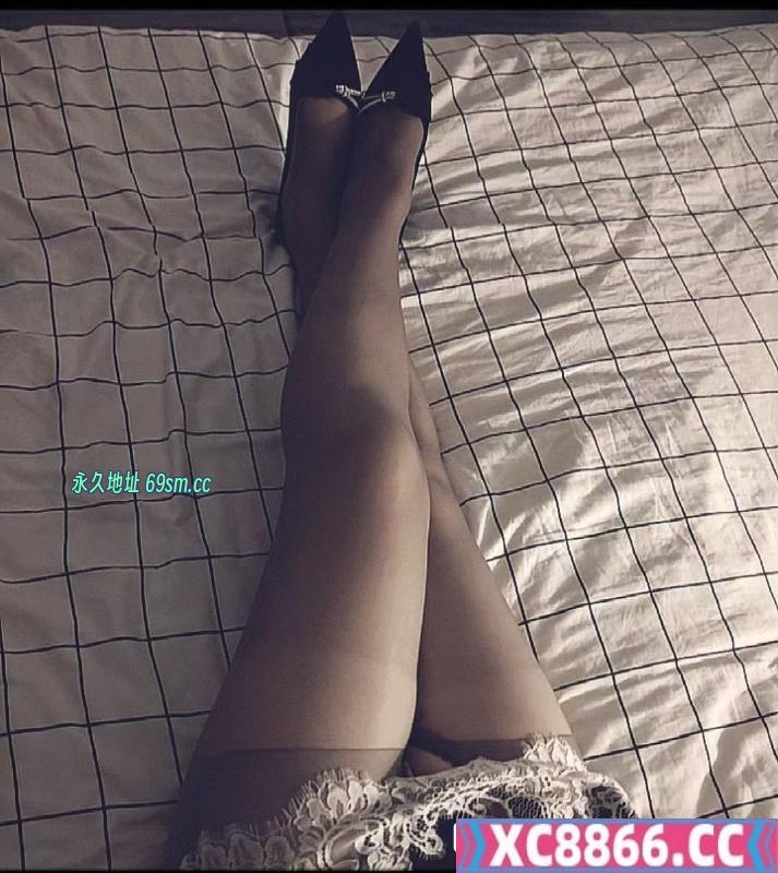 新街口肥臀黑丝熟女