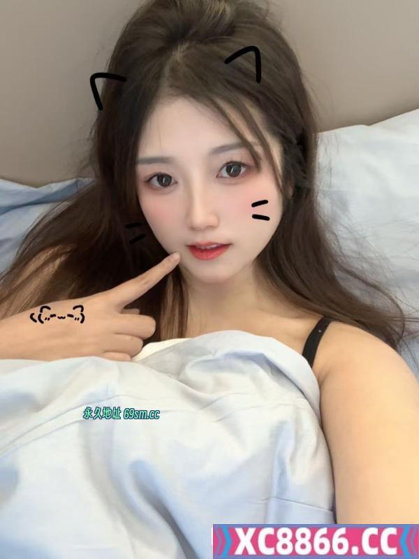 纯情大胸闷骚少女