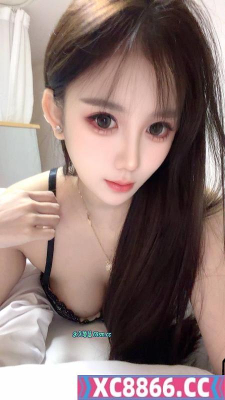 坂田舌吻美女小小鱼
