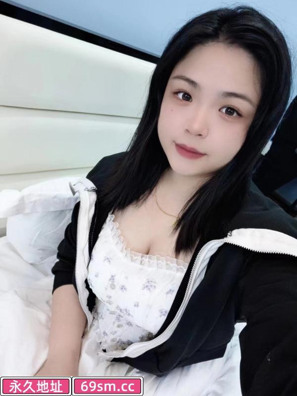 微胖妹子车灯又大又软