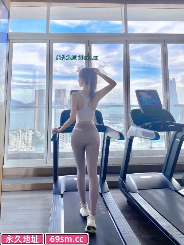 经常健身的美女