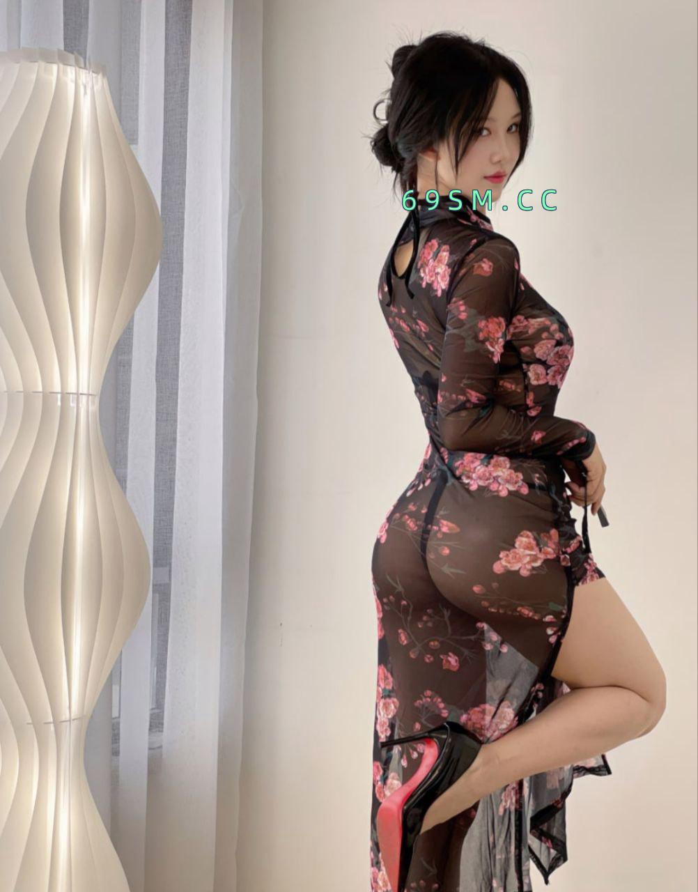 性感旗袍小少妇