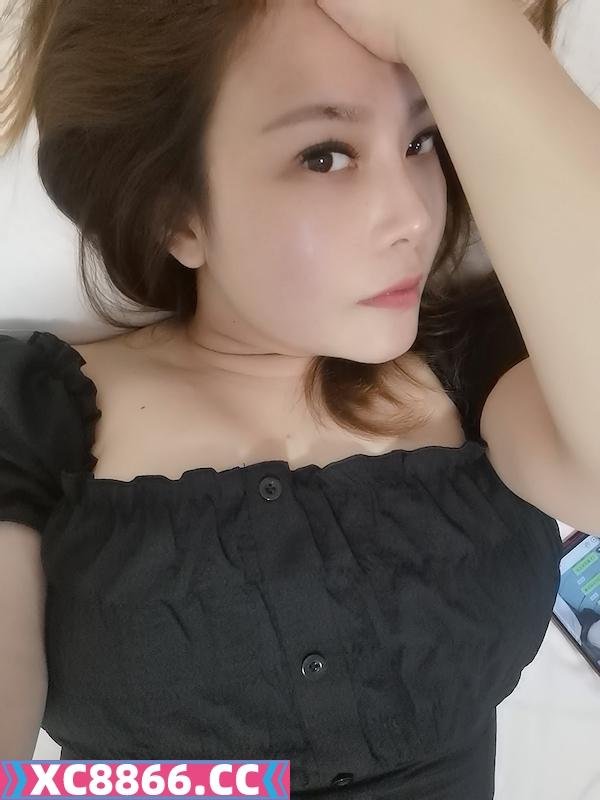 一字马巨乳 小爱