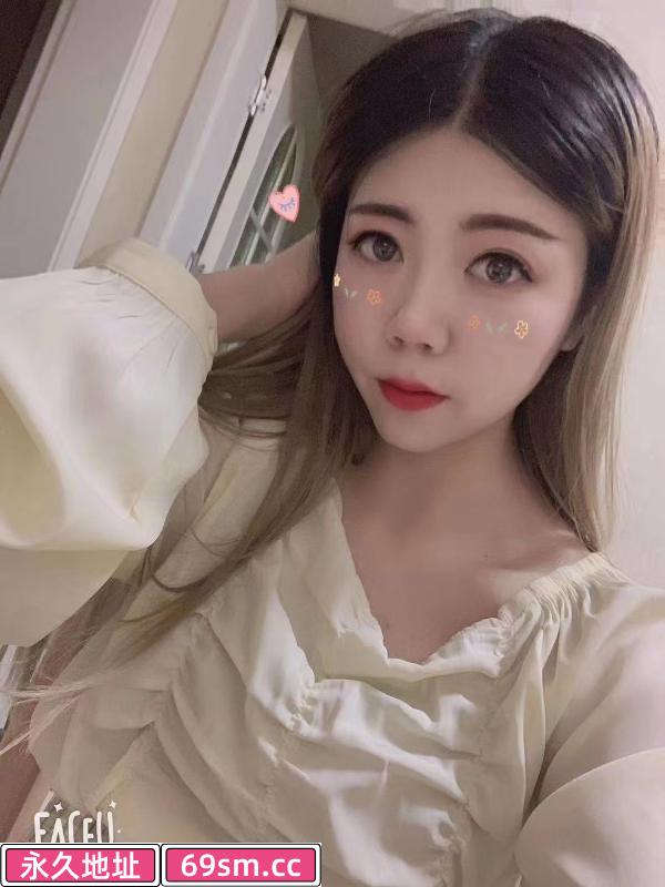 身材瘦小的花花小姐姐