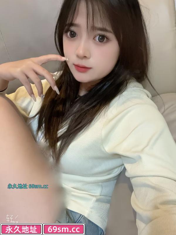 东站附近的年轻妹子