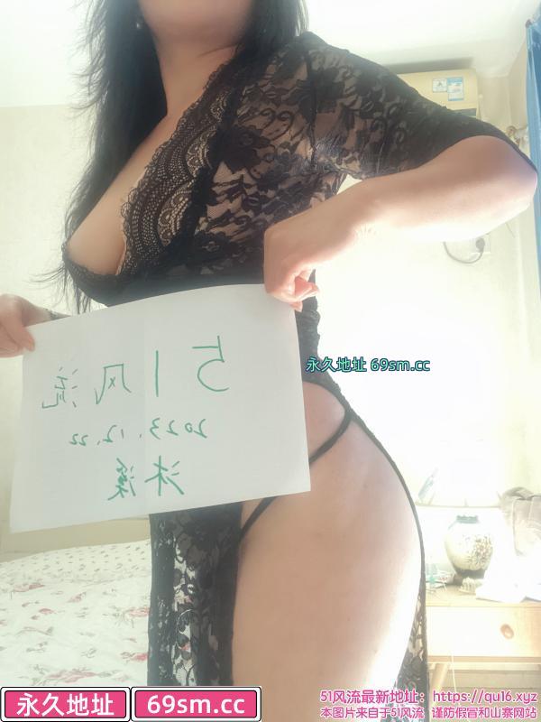 枣园大胸肥臀熟女
