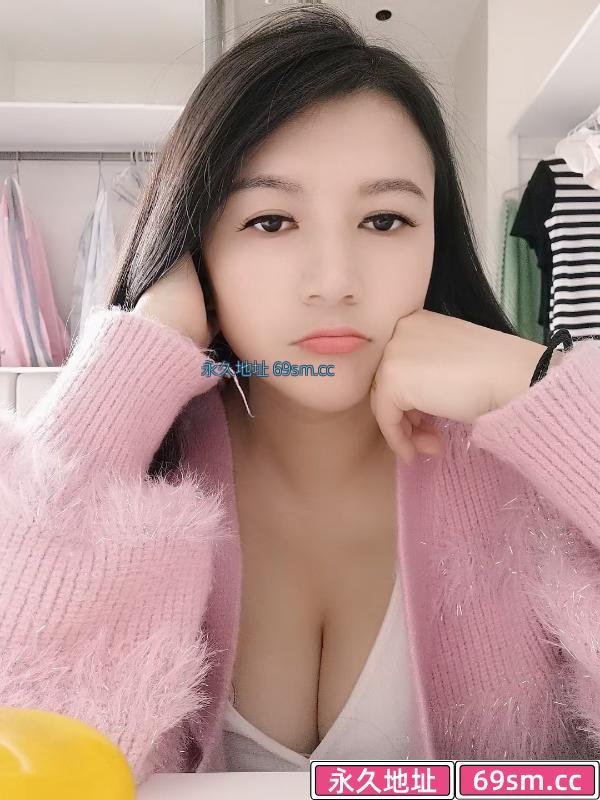 滨江气质美女微笑