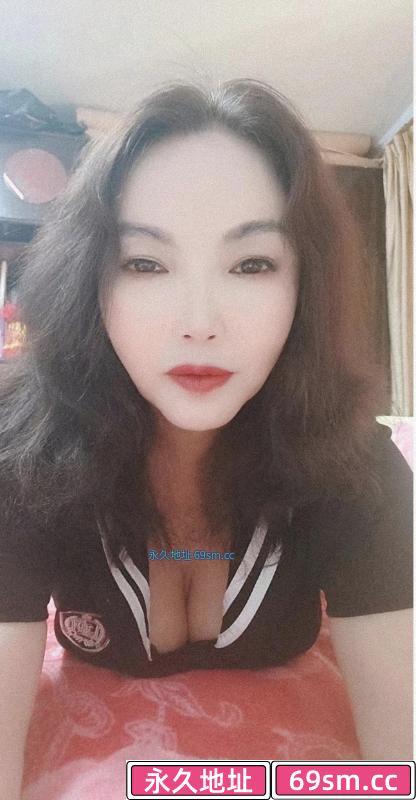 大屁股泄火熟女