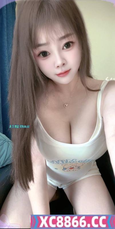 三刷肤白大奶吉吉