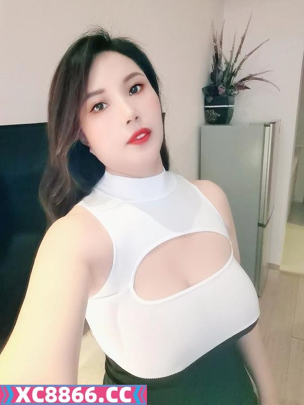 高挑风骚御姐