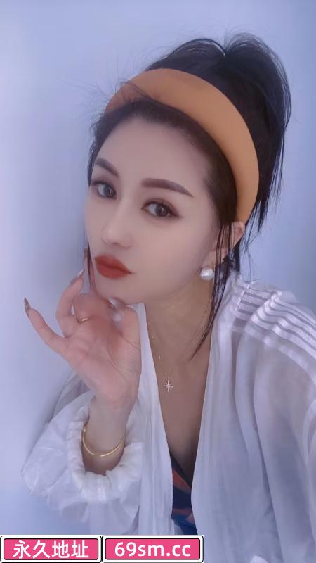 极具诱惑力美女姐姐