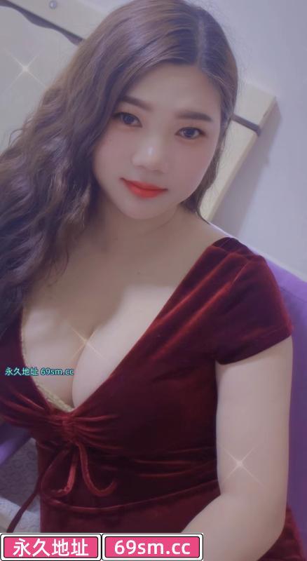 汉口火车站大奶妹