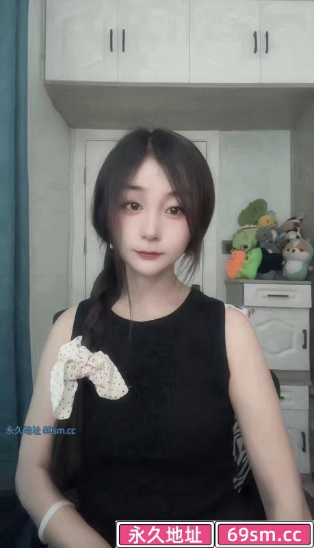 00后童颜嫩妹