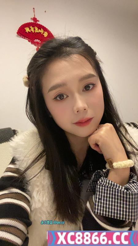 肤白清纯邻家颜值妹子