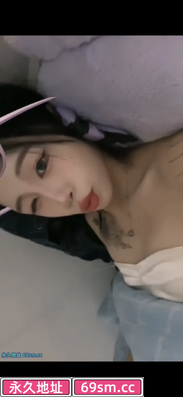 纹身小姐姐
