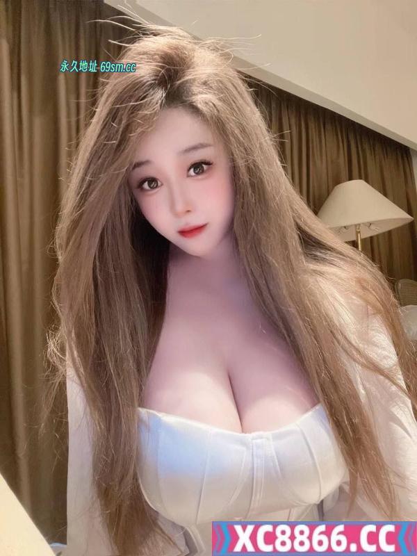 性感丰满大波风骚妹子