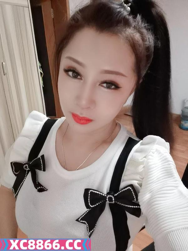 娇小少妇