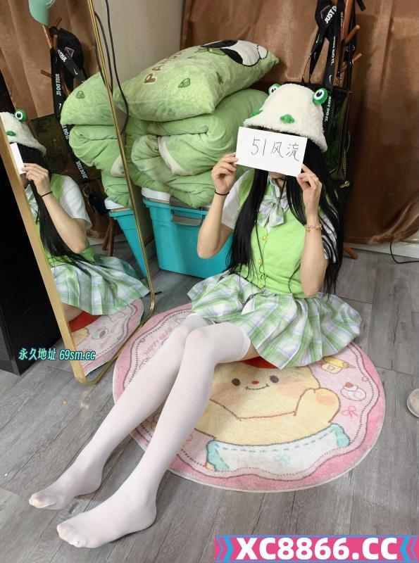 江岸可爱小姐姐