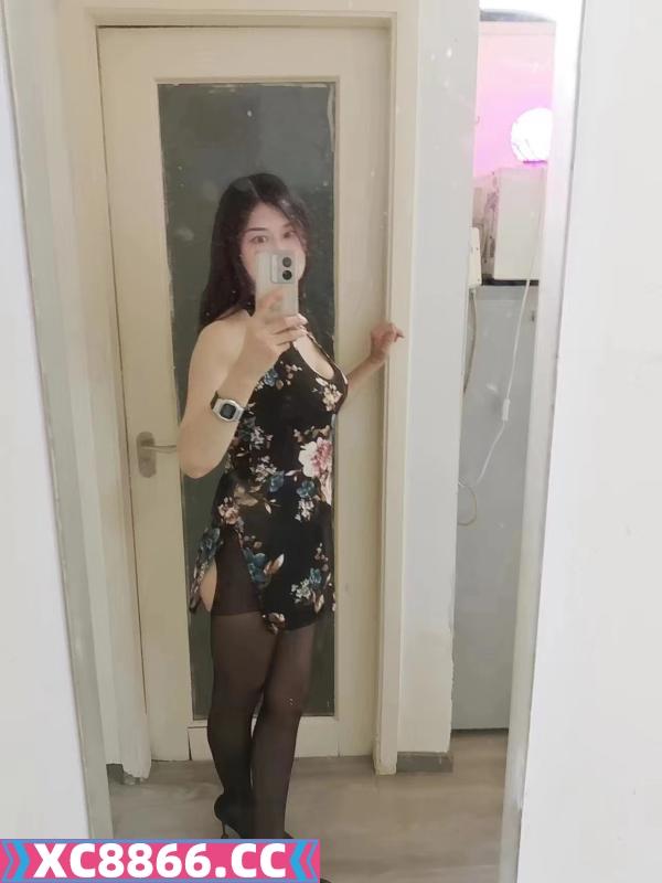 服务系熟女老师小爱