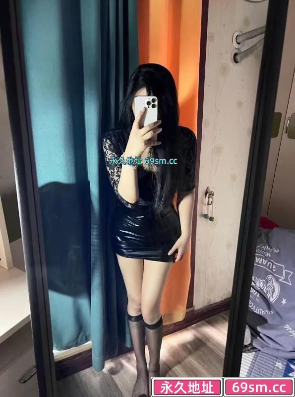 大眼萌妹