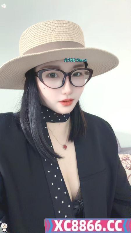 温柔的眼睛姐姐