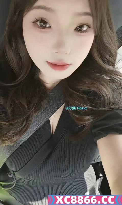 大奶舌吻妹子