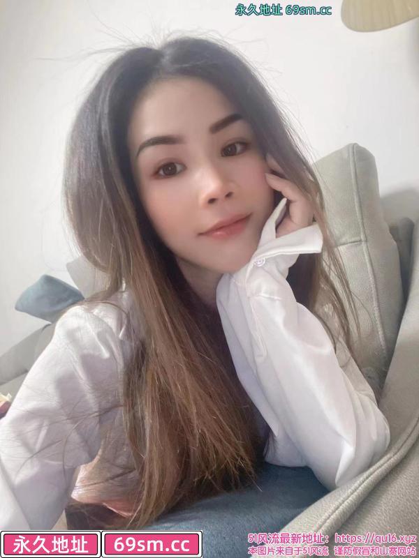 蛇吻伸舌头小朵朵