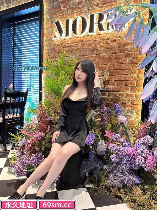 清纯性感大胸妹子