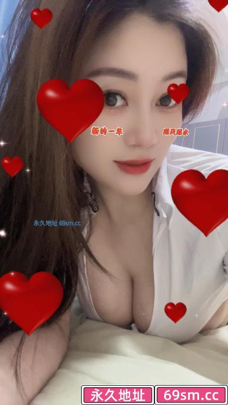 长腿大胸少妇