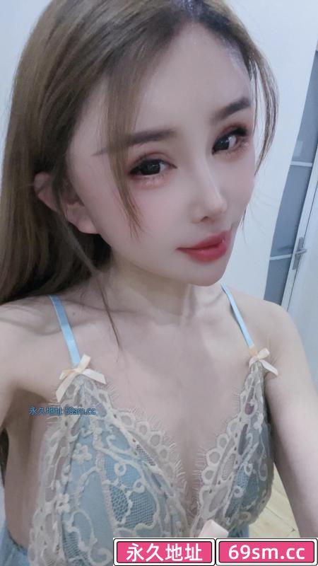 性感大长腿骚嫩妹