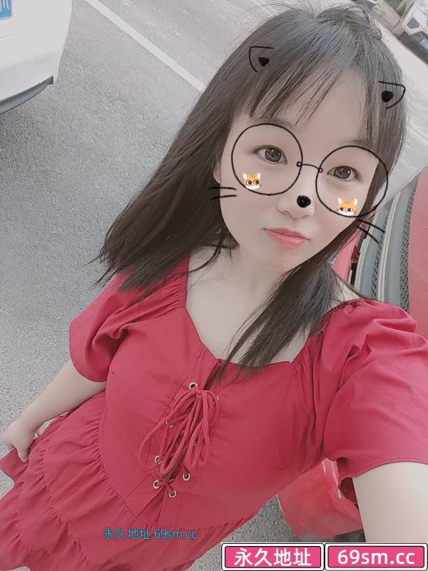 可爱萝莉妹子