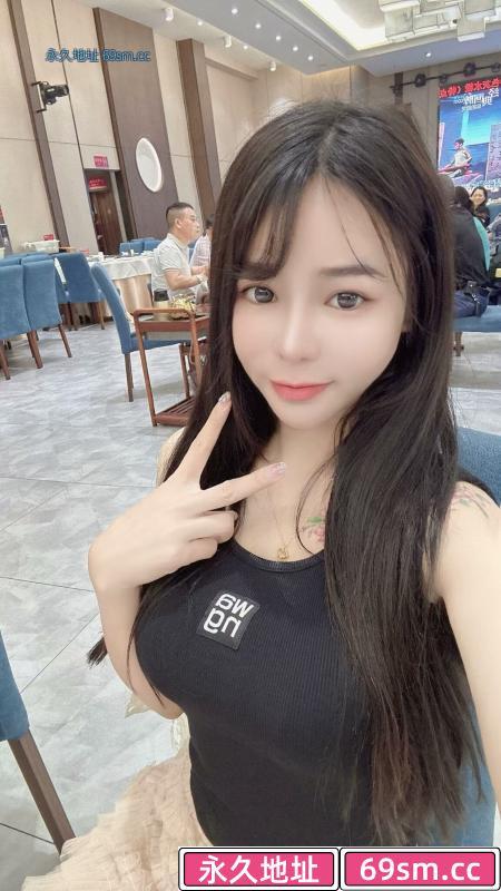 雨花大胸妹子
