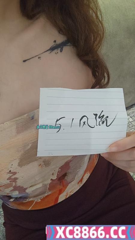 口活一流的纹身少妇