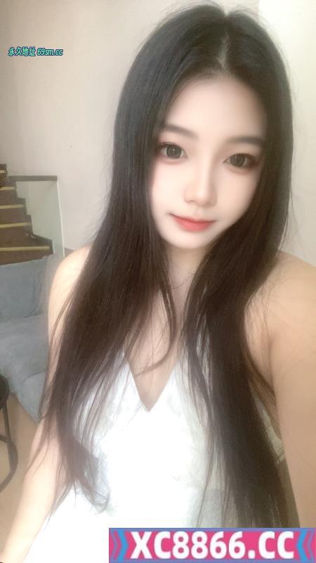 黄埔翘臀妹子
