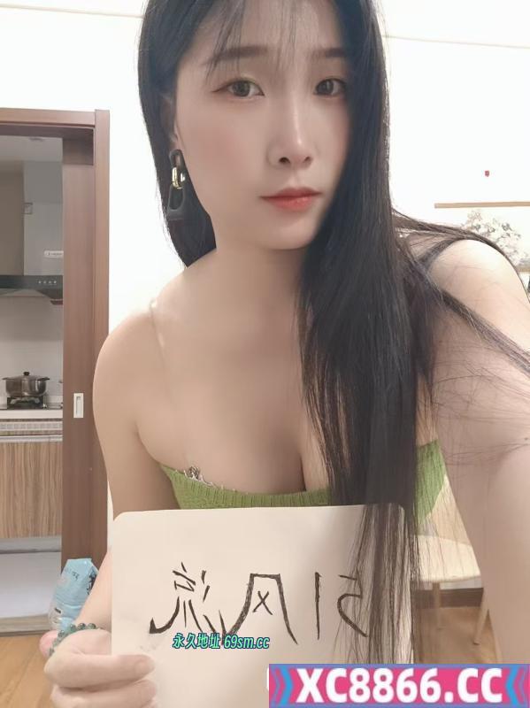 白愣丰满御姐