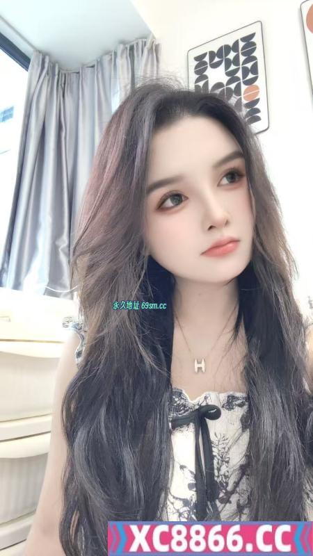 大胸小奶猫