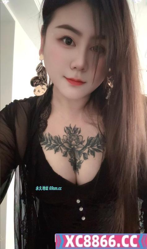 大波翘臀三通熟女