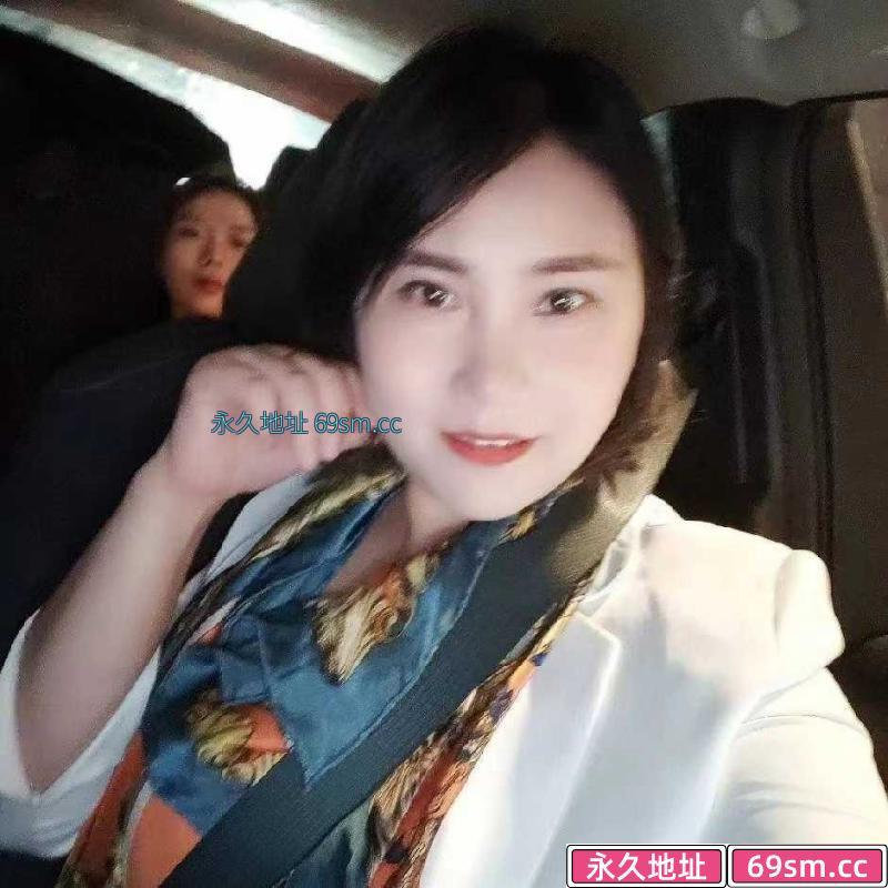 长腿少妇