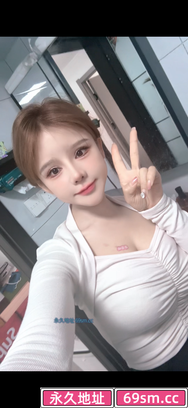 大奶子翘臀健身小姐姐